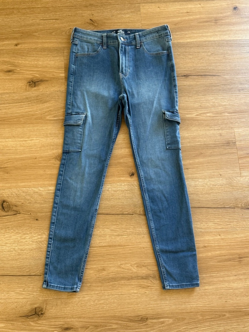 Hollister Light Blue High-Rise Super Skinny Jeans- size 29R